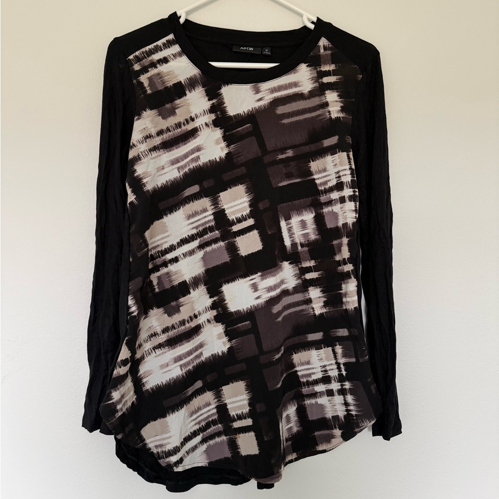 Apt. 9 Black and White Geometric Brushstroke Long Sleeve Top
